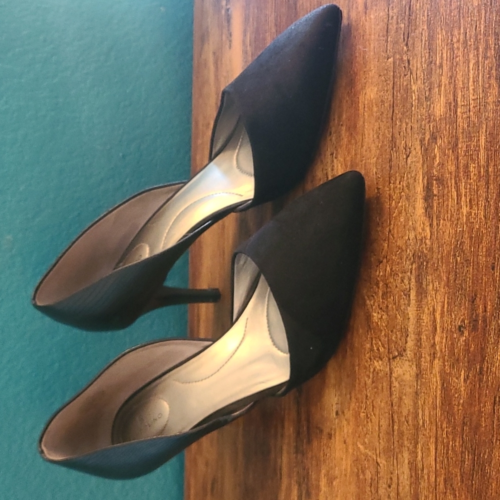 Bandolino Faux Suede Heels